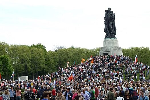 Как возвели мемориал советским воинам в берлинском Трептов-парке