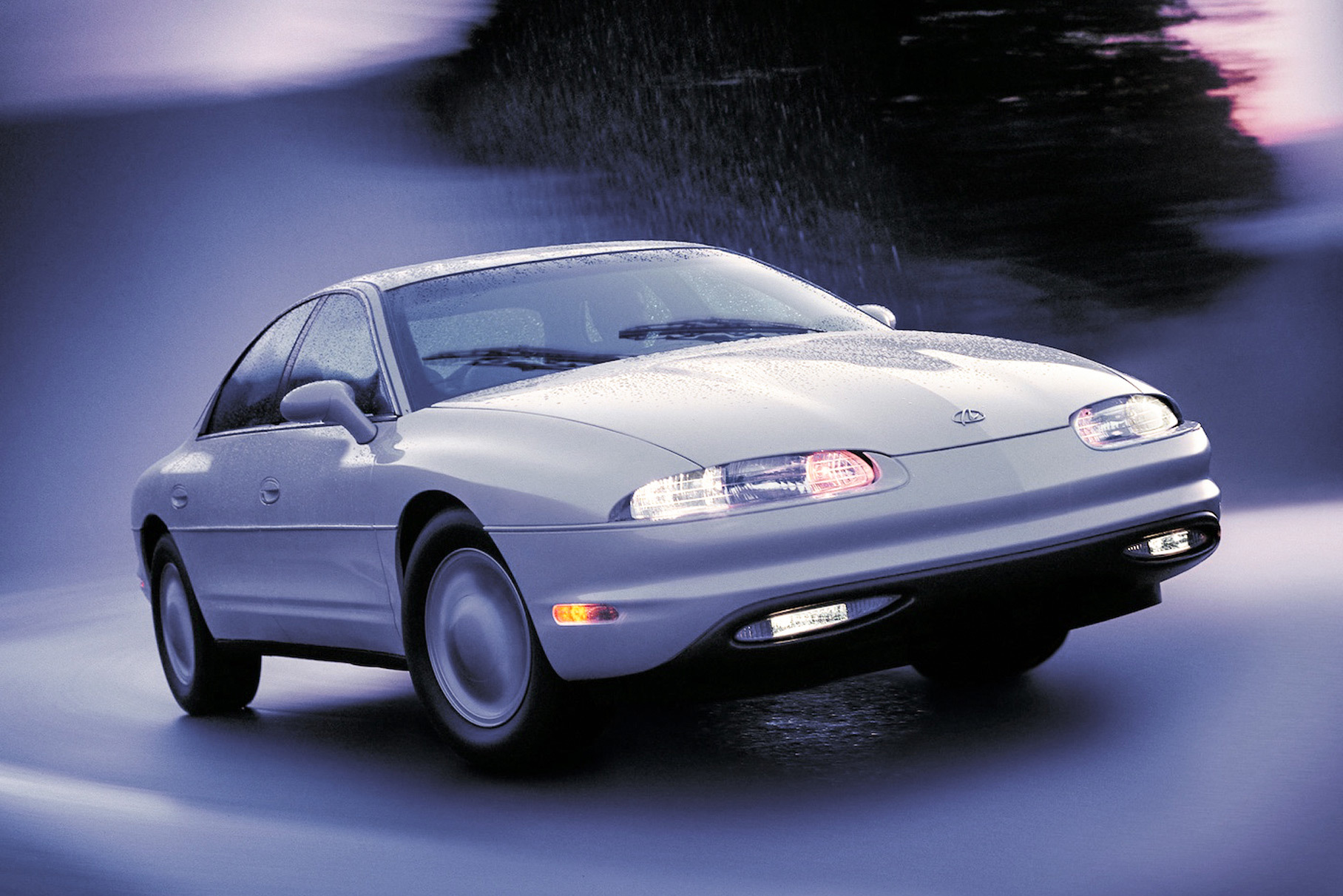 Oldsmobile Aurora отмечает очередной юбилей